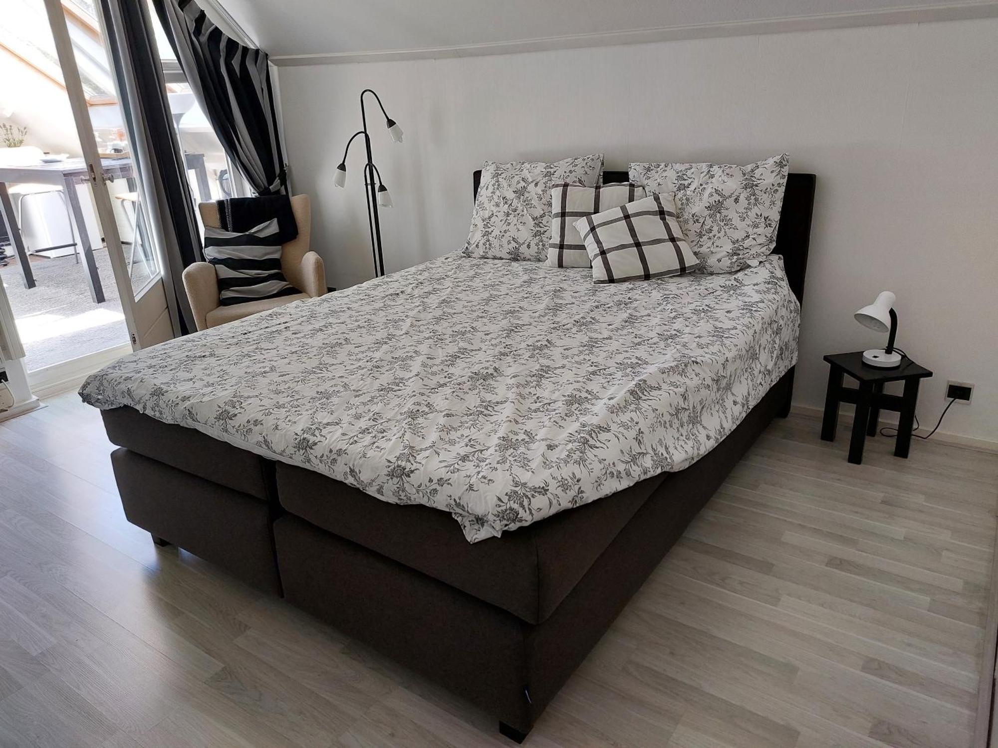 Riethove Bed & Breakfast ฮาร์ลิงเงน ภายนอก รูปภาพ