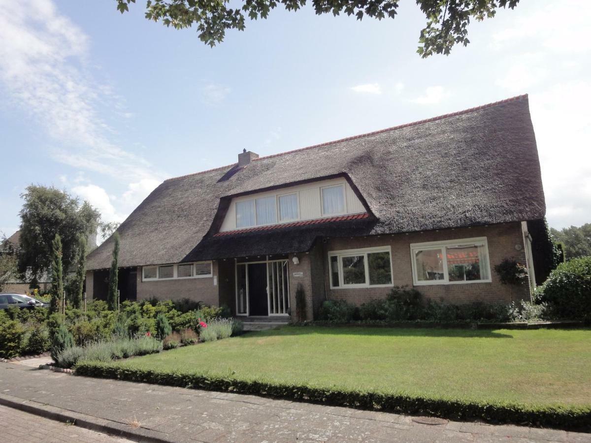 Riethove Bed & Breakfast ฮาร์ลิงเงน ภายนอก รูปภาพ